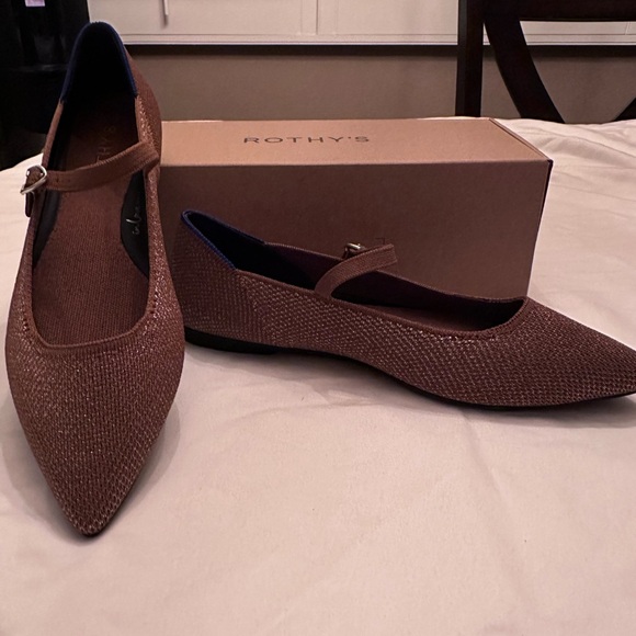 NEW- The Point Mary Jane II in Bronze size 8/smoke free home - Picture 15 of 16